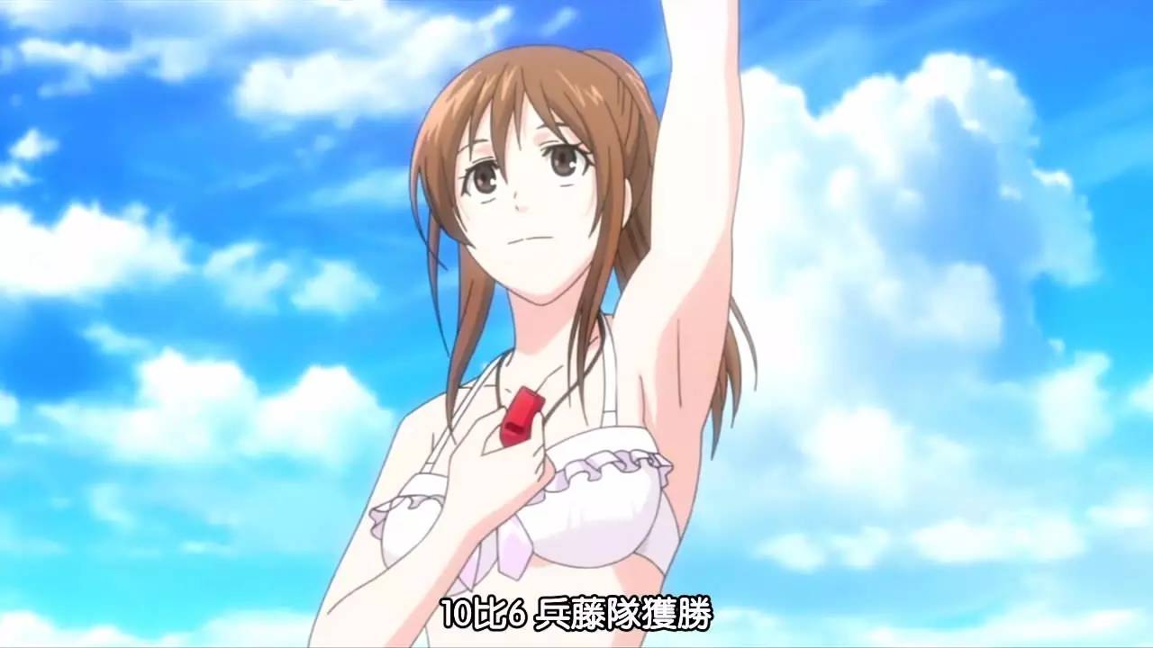 女生看男生踢足球时在想什么,女生会主动看男生踢球