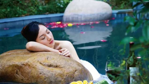 新盈泰温泉度假村能淋浴吗,新盈泰温泉在哪里