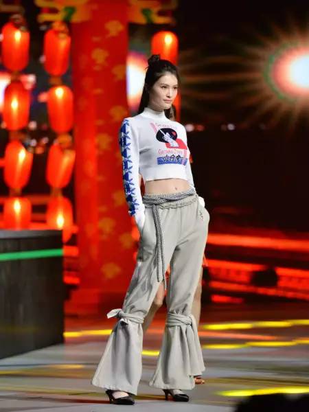 璺熺潃濂崇璺宠垶,鏋楀織鐜叉皯鍥介