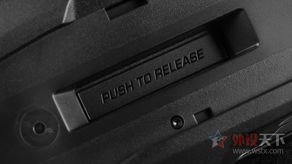 官方评测冰豹ROCCATSOVA游戏膝板图赏简评:腿上游戏