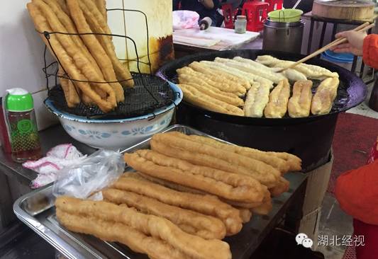 来武汉不可错过的一条街,武汉晚上逛的步行街夜市