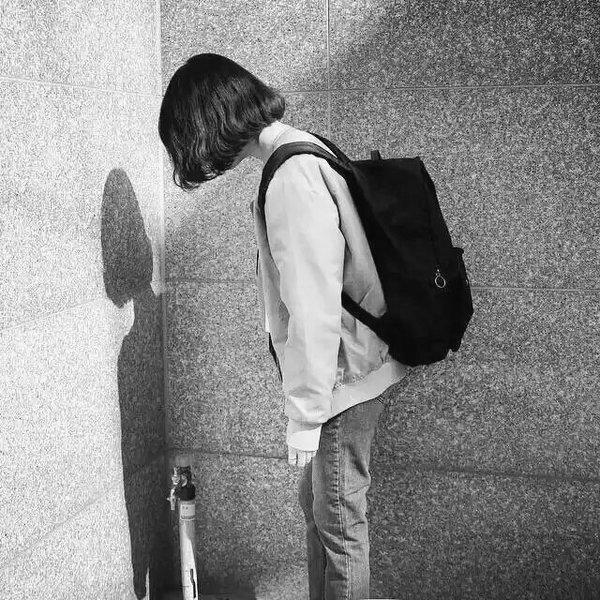 曲终人散何必苦苦纠缠,曲终人散最放心不下的终究是回忆