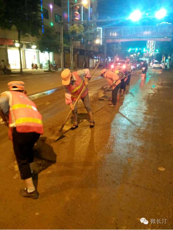 关爱环卫工人公益活动图片,关爱环卫工人暖冬在行动