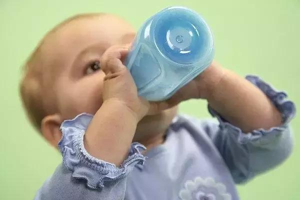 来看看9款学饮水杯哪个更合适你家宝宝？