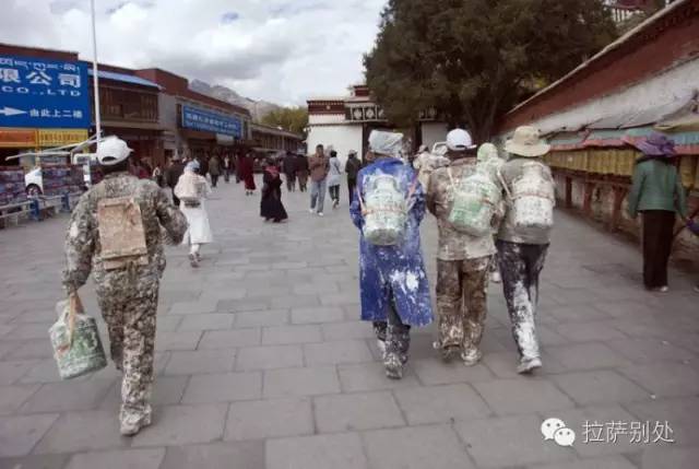布达拉宫粉墙时间,布达拉宫一年一度的刷墙日