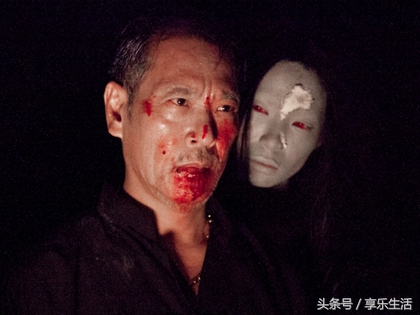 九叔林正英僵尸片的开山之祖,九叔林正英拍了半辈子僵尸片