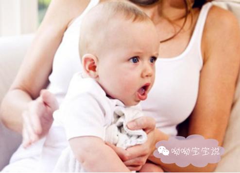 宝宝吐奶后又打嗝是怎么回事,宝宝又吐奶又打嗝怎么办