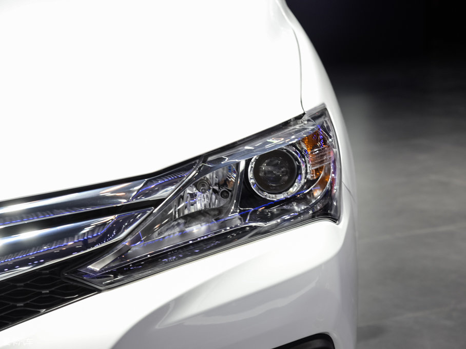 2017年比亚迪f3手动挡优缺点,比亚迪f32012款5万公里能卖多少钱