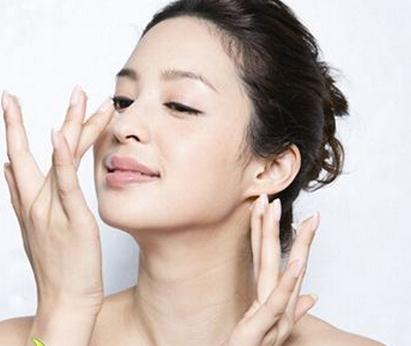 痘痘肌肤毛孔粗大做什么医美,痘痘毛孔粗大怎么修复平价