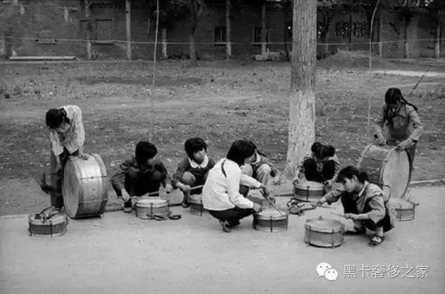 那个年代没有YSL，我们也很时髦