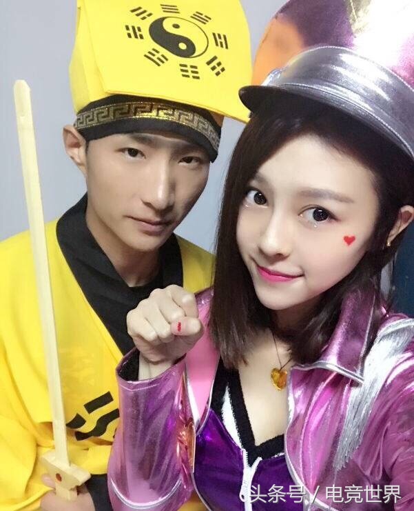 斗鱼主播阿科打土狗,斗鱼阿科哥直播回放