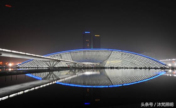 天津银河广场简介,天津银河广场灯光喷泉