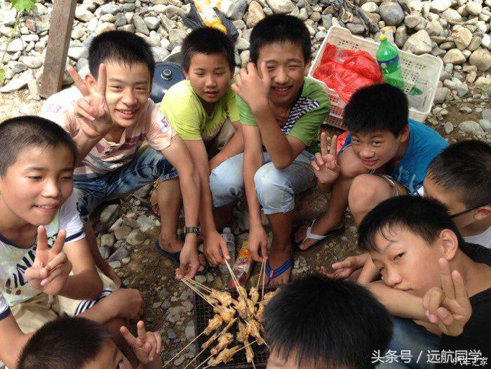 90后大学毕业生艰苦创业,喜提蒙迪欧1.5T时尚型