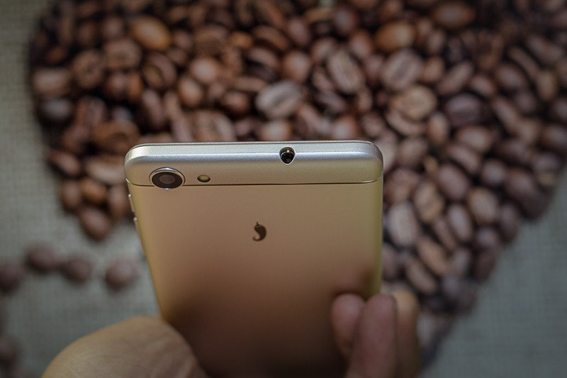 微信QQ能八开,刷脸手机小辣椒S33才安全