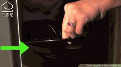 家用台式饮水机清洗步骤,饮水机吸水管有绿色东西清洗妙招