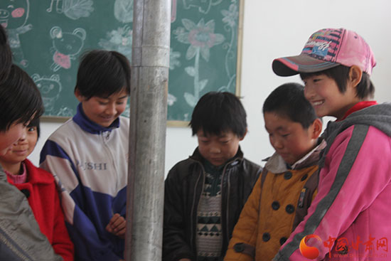 兰海携手中国甘肃网新年新衣今冬首次爱心之旅走进永登