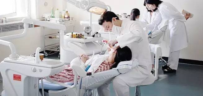 傍大款当小三，凤凰医疗委身两家央企，为搞大自己蛮拼的！