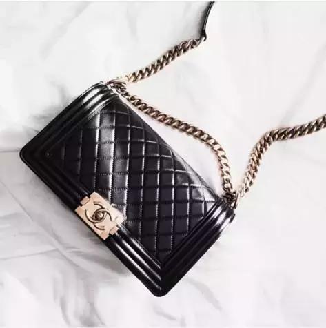 香奈儿购包圣经:经典款哪里买最便宜?