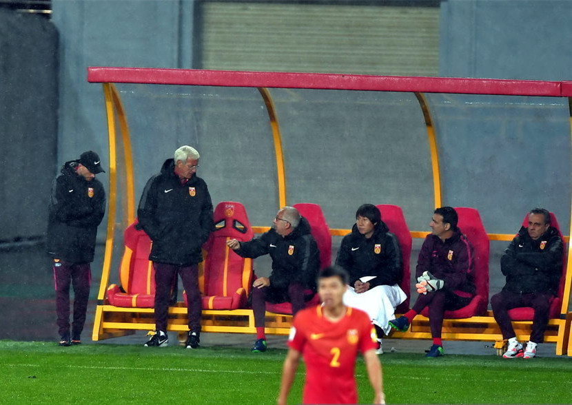 中国国足vs武汉卓尔,广州恒大0比1武汉卓尔