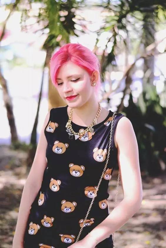 Word妈！Moschino这只蠢萌的小熊为什么这么火？