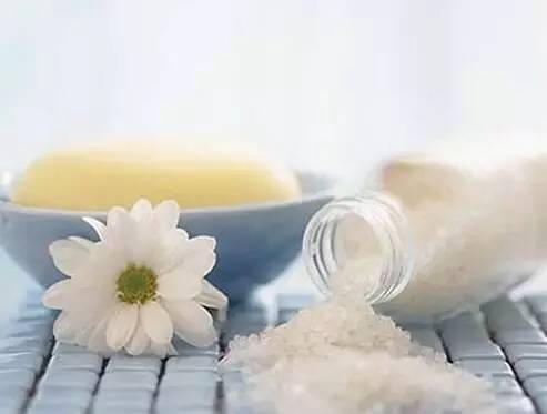 不想让眼袋陪着过年！试试这些方法，比睡觉有效多了