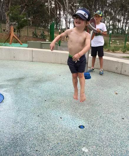 八块腹肌的小怪兽,腹肌小怪兽