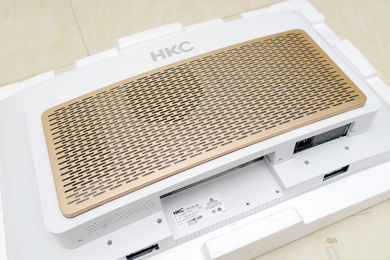 破天荒！HKCX320一体机带曲面屏，性能还能秒台式机