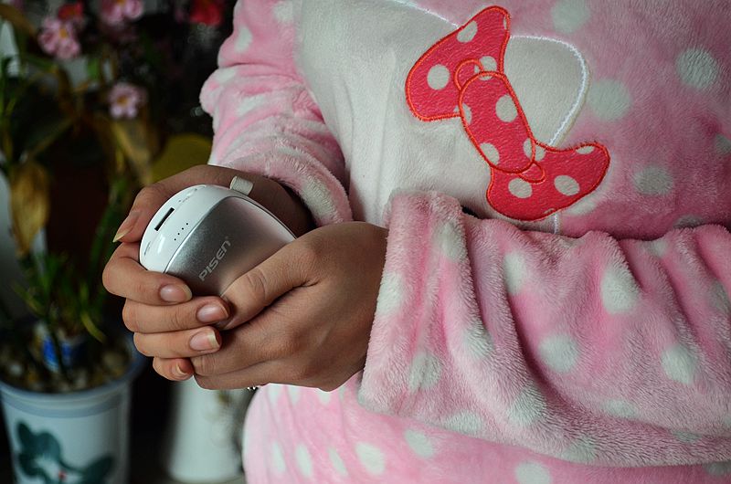 品胜自带线充电宝哪一款好,送给女神们最好的礼品