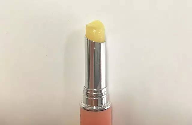 14款常见的润唇膏测评,12款网红唇膏大测评