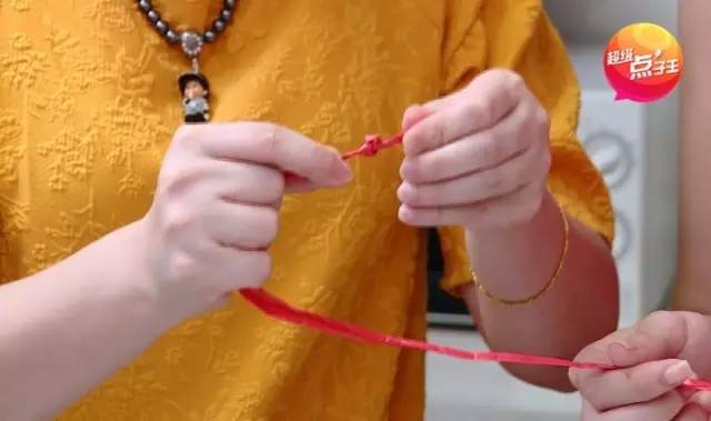 厨房水槽底下水管堵塞小妙招,厨房水槽的水下不去怎么办