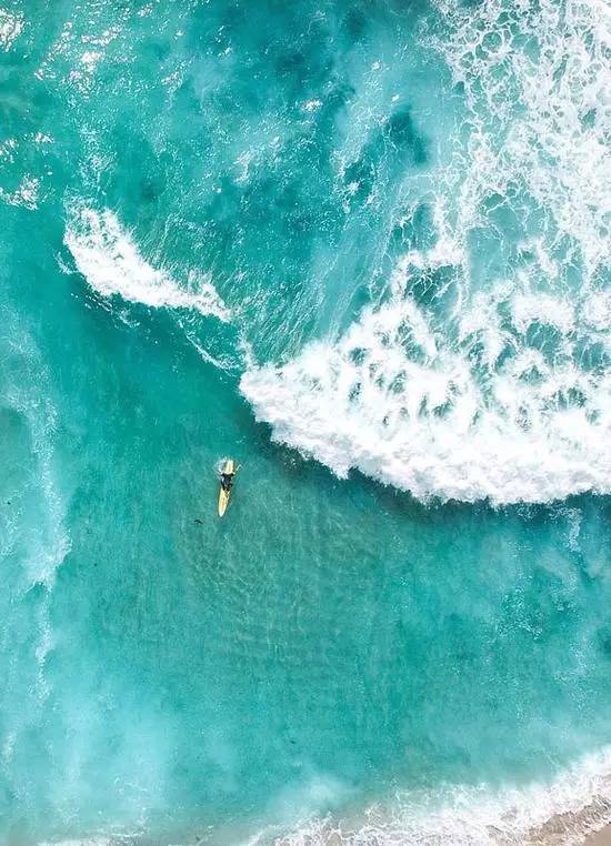 壹闻:地标里藏裸模 彩绘艺术家创人体新玩法