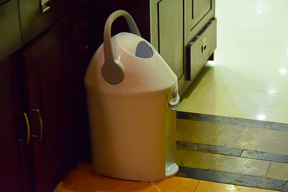 垃圾桶特“高调”,人妻22个零件收纳桶