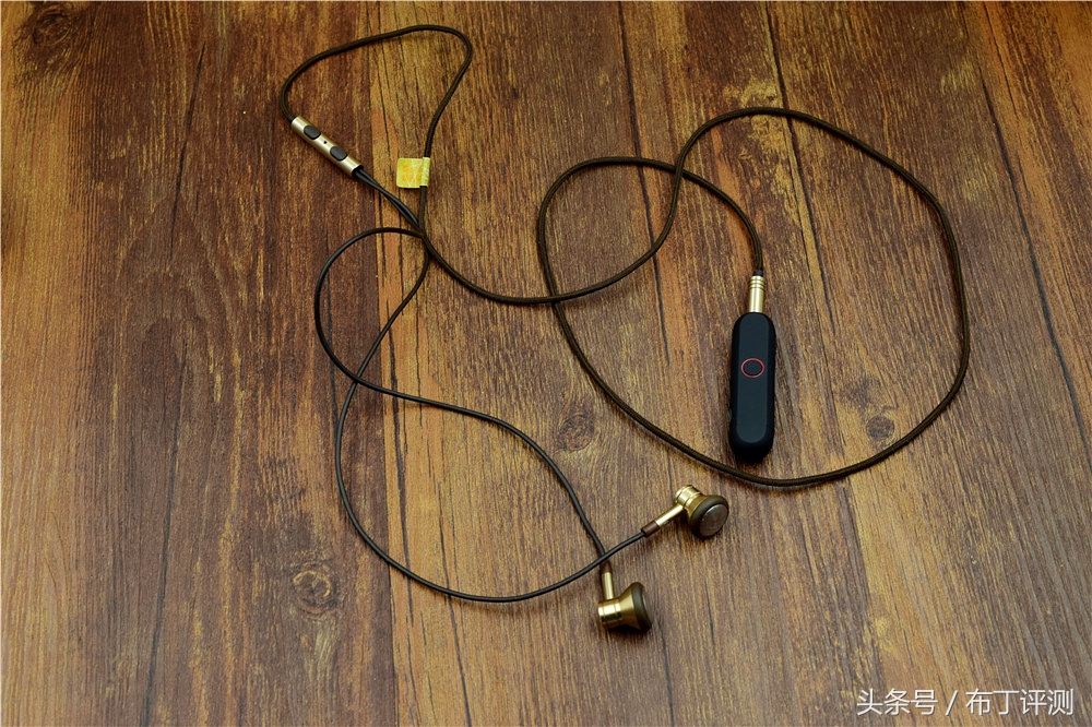 如何将有线耳机变成无线蓝牙耳机,头戴式耳机秒变蓝牙耳机