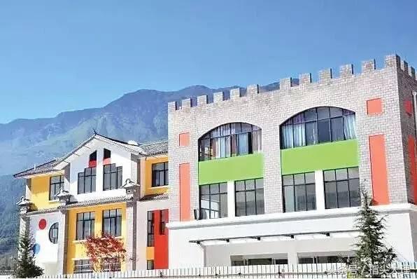 大理市多所学校变得更漂亮实验楼、足球场、大鼻子校车都有了