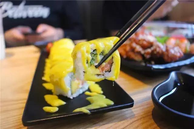 潮牌大叔开在厦门的平价日料店！吃一碗来自墨尔本の销魂牛舌饭~