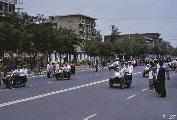 宋楠：评解放军嘉陵600*用军**摩托及技战术