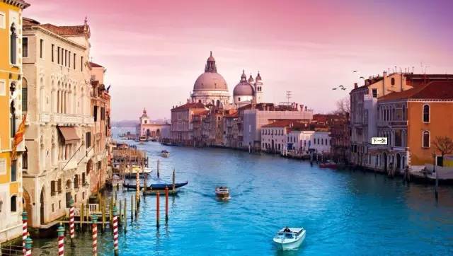 美艳洋模带您私家欧洲之旅!