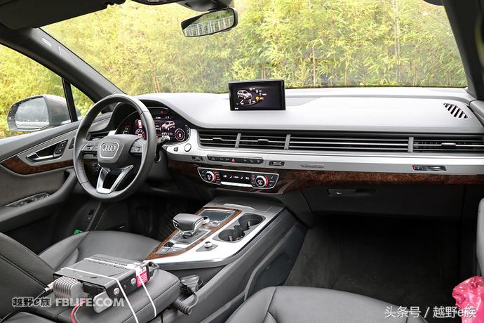 无畏前行与奥迪q7赴一场异域之约,奥迪q7开拓人生无畏前行