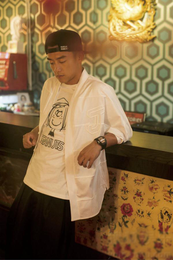 袁姗姗穿尖头靴,袁姗姗郑恺雪地靴