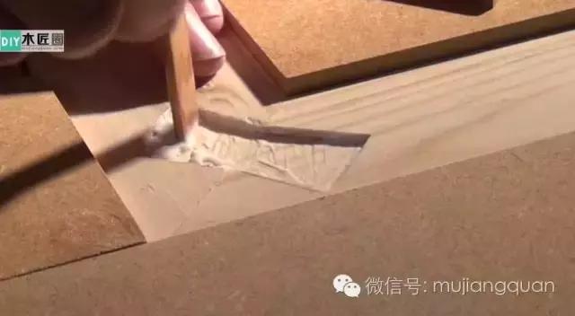 不一样的榫卯,一个能拼接,也能加固木板的蝴蝶榫