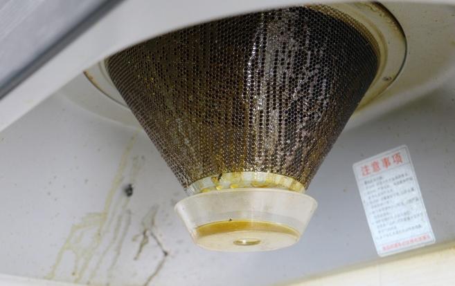 简单快速有效的清洗油烟机的方法,十年保洁教你清洁厨房