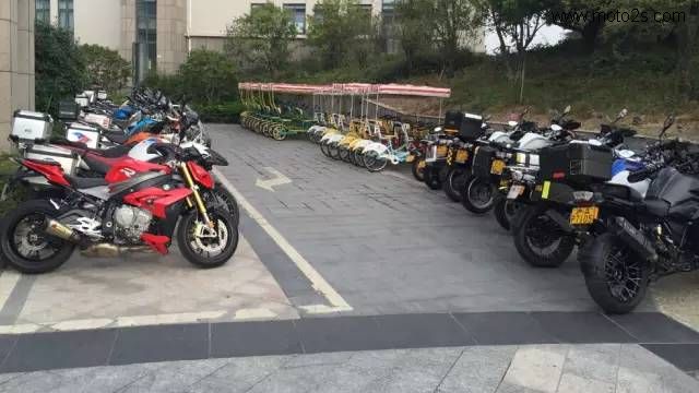 有上海沪牌还能申请新能源车牌吗,在上海车牌有什么要求