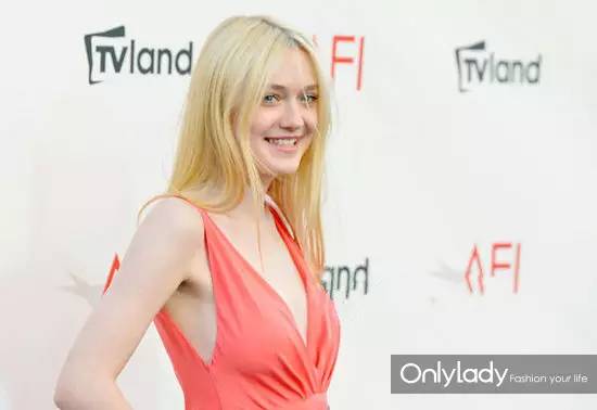 希拉里牙齿怎么样,希拉里的女儿怎么样