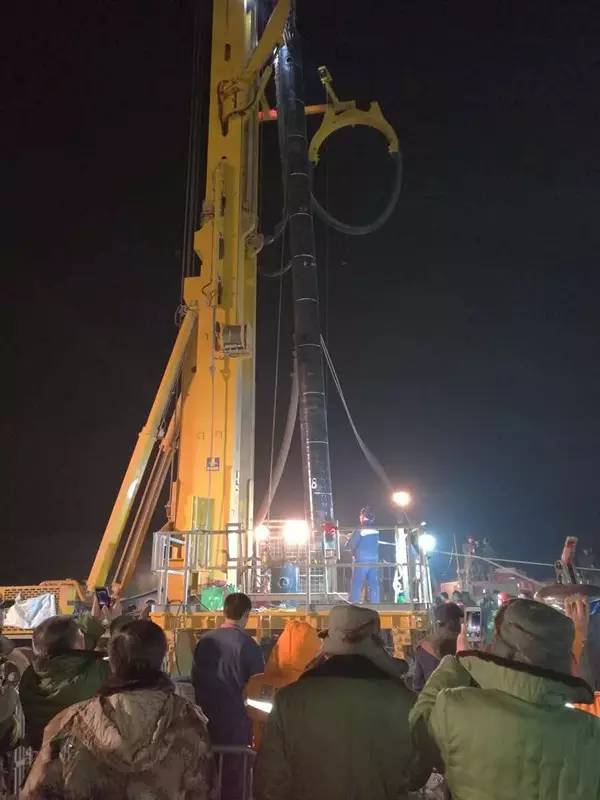 11名矿工平安升井图片,直击获救矿工升井画面