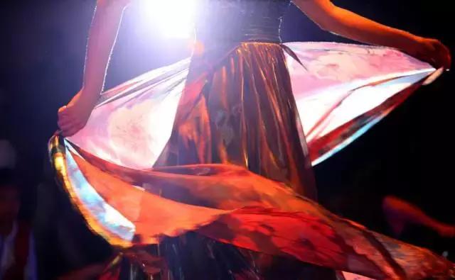 香云纱定制旗袍最贵多少钱,旗袍日常紫色旗袍真的很有韵味