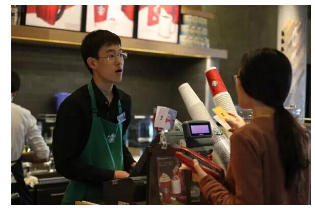 买星巴克中杯大杯,星巴克咖啡买中杯还是大杯