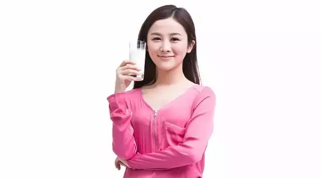 为什么一喝牛奶喝酸奶就拉肚子,老人一喝牛奶就拉肚子怎么回事