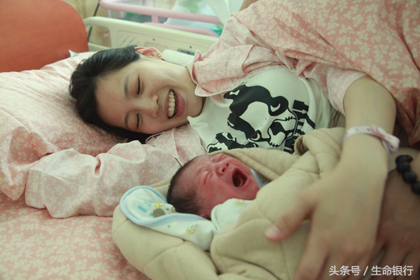 自然分娩一共分为几个疗程,自然分娩过程中的痛苦