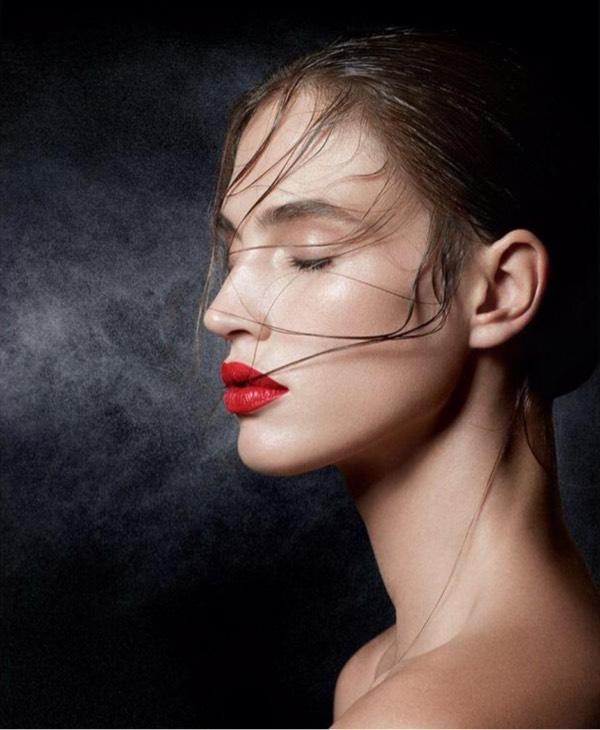 涂粉底用什么手法,涂粉底正确的顺序