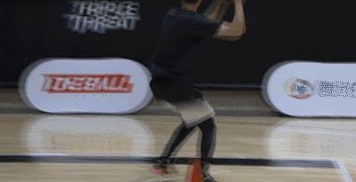 王仕鹏运球走步视频,王仕鹏改投篮姿势